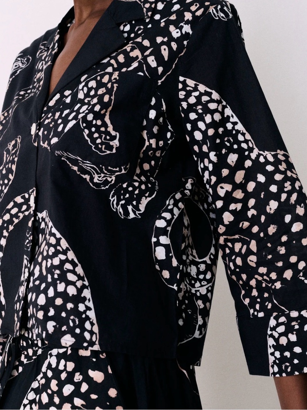 Desmond & Dempsey - The Jag Print BOXY SHIRT - Size XS